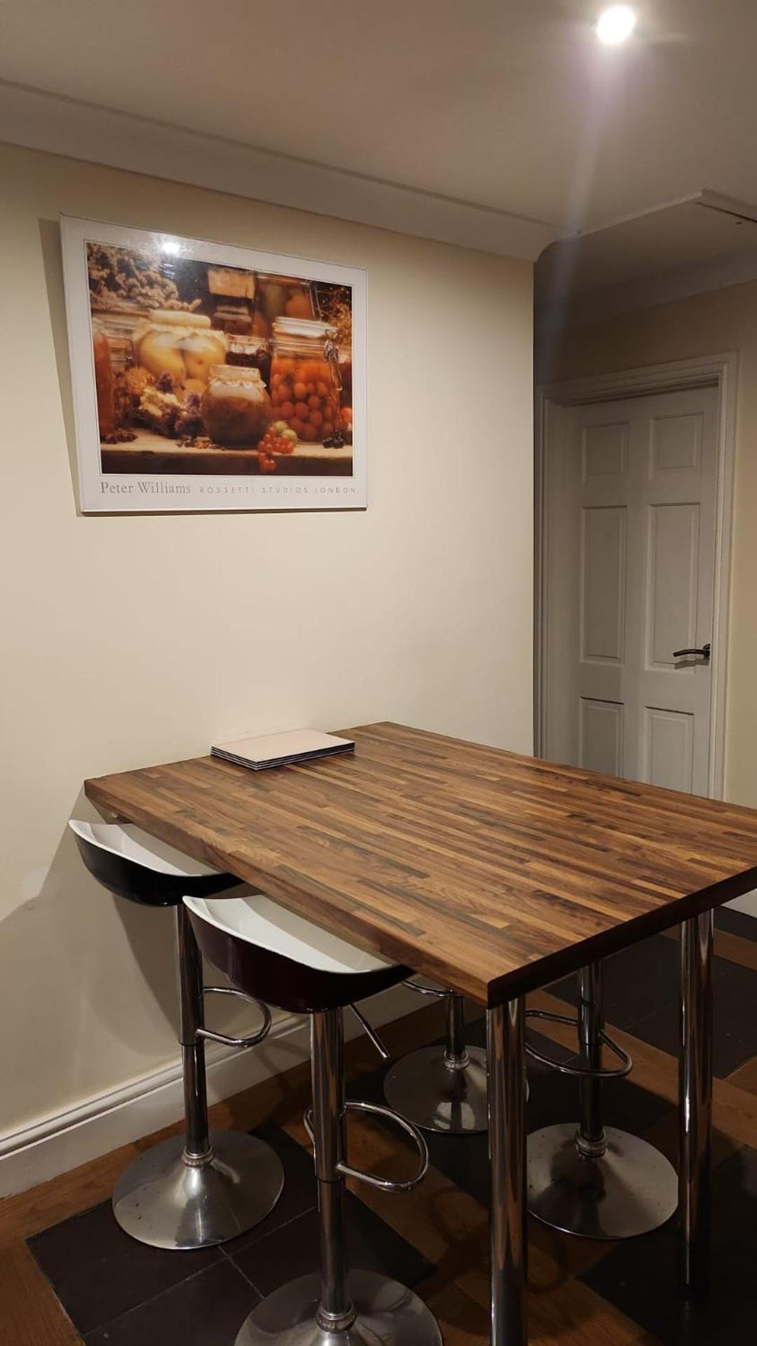 Large 2 Bed Holiday Let In Central Ystradgynlais Bagian luar foto