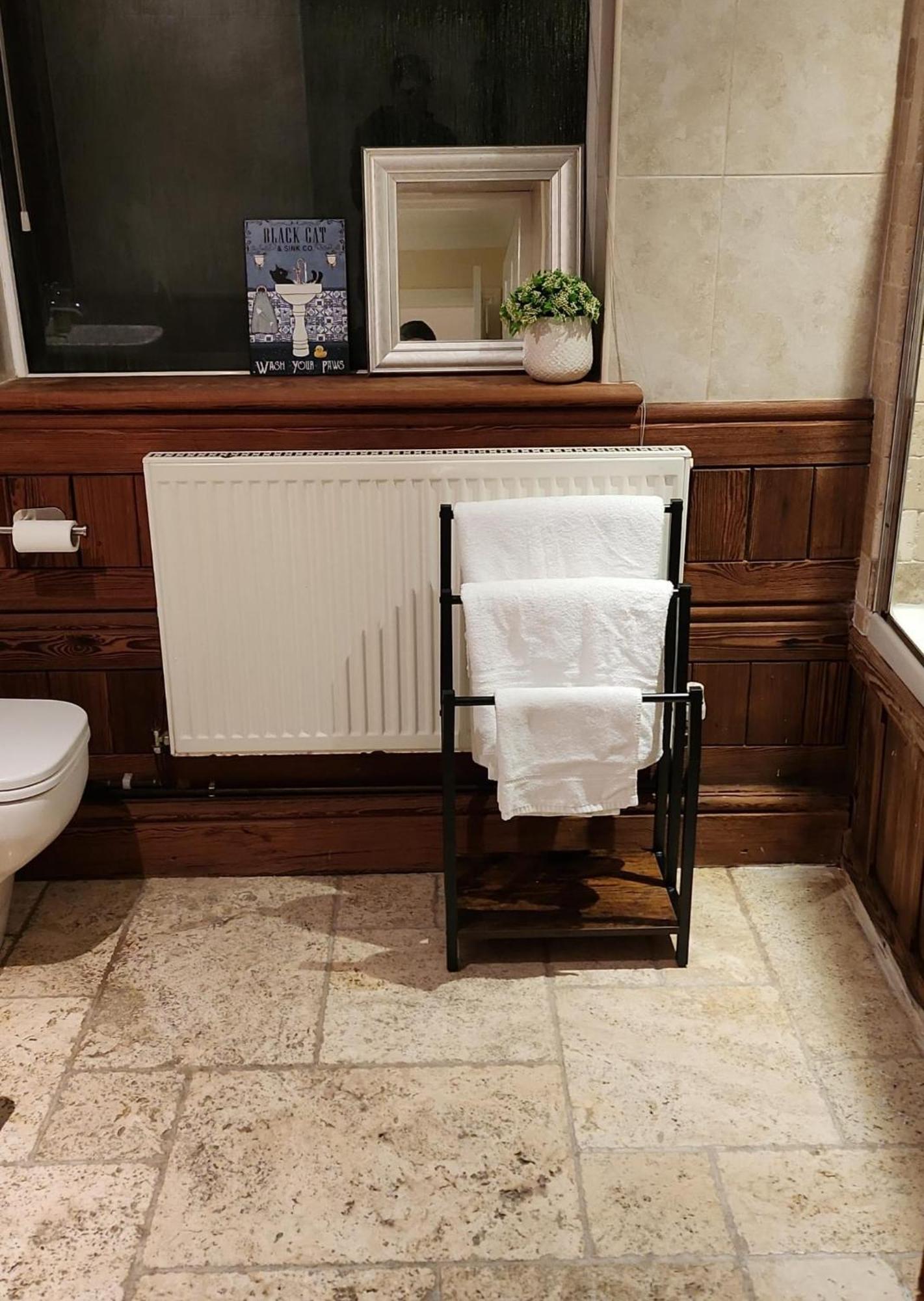 Large 2 Bed Holiday Let In Central Ystradgynlais Bagian luar foto